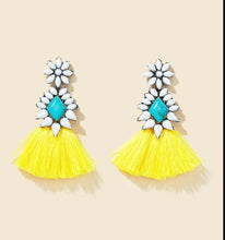 Load image into Gallery viewer, Lemon drop earrings
